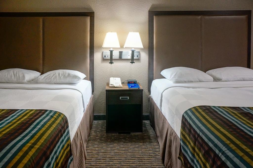 Super 8 By Wyndham Mountain View Motel Bagian luar foto