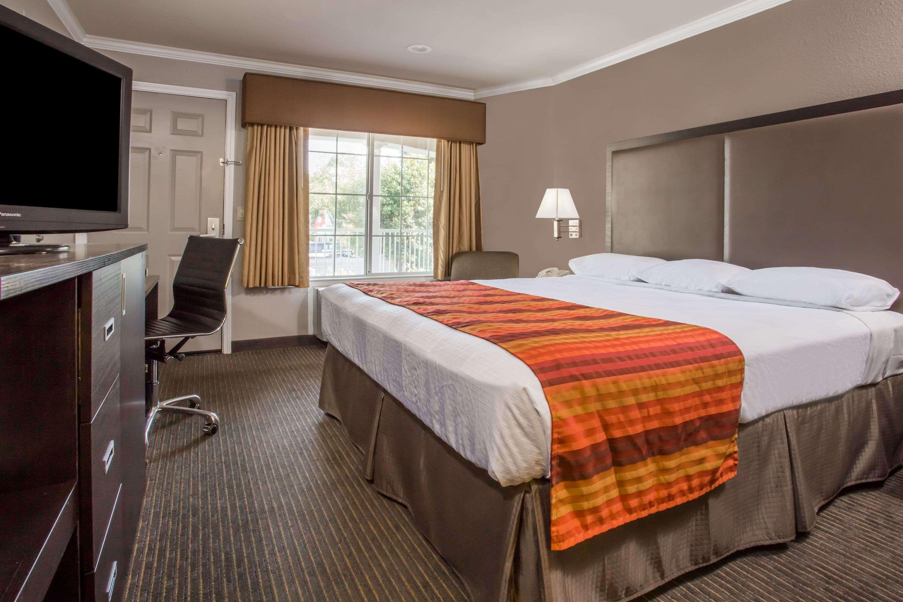 Super 8 By Wyndham Mountain View Motel Bagian luar foto