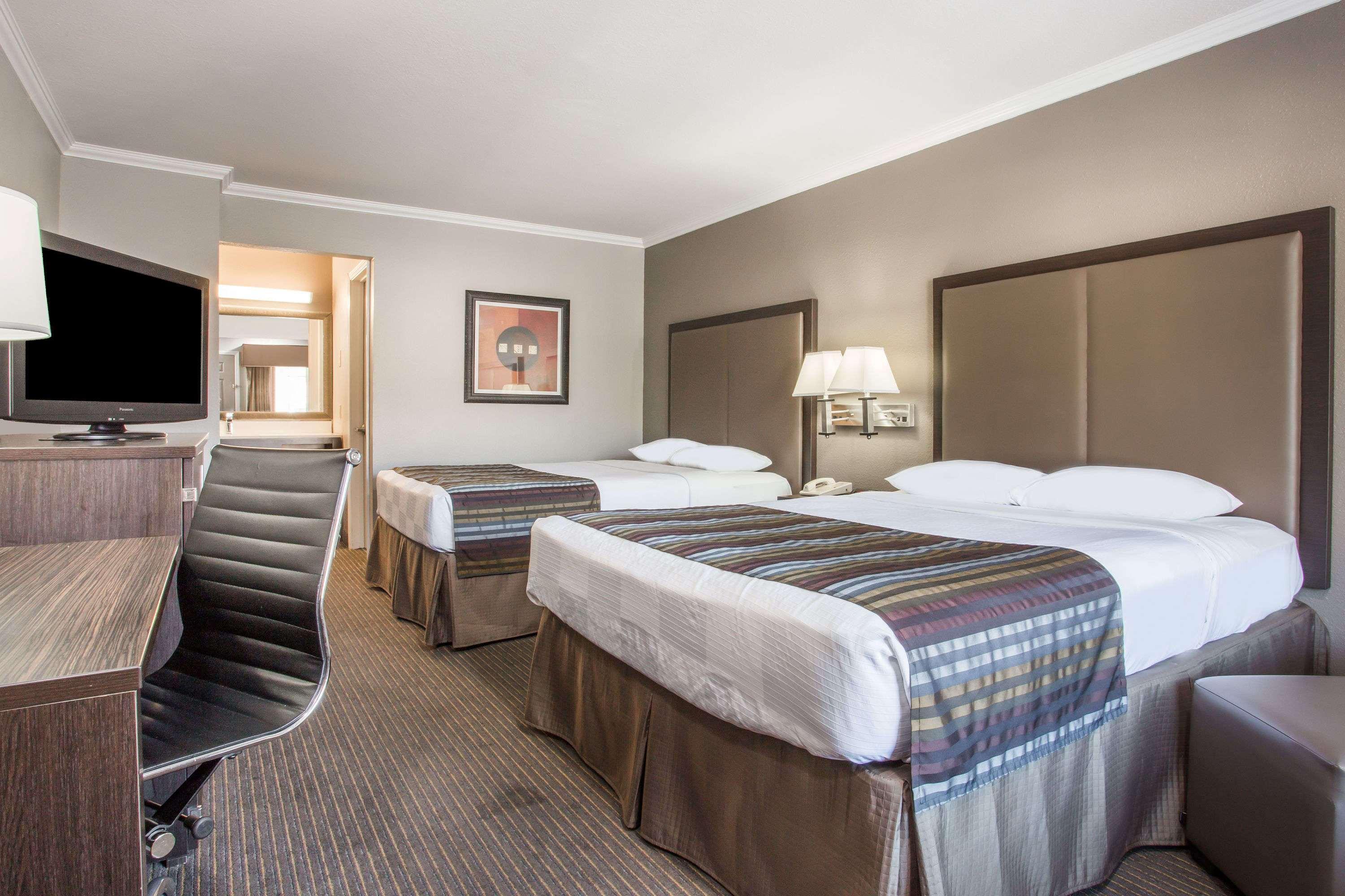 Super 8 By Wyndham Mountain View Motel Bagian luar foto
