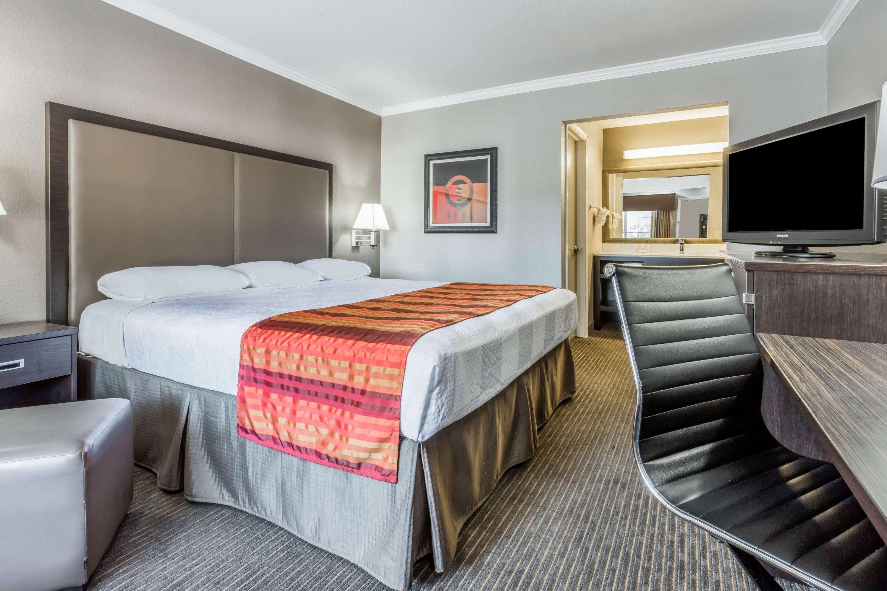 Super 8 By Wyndham Mountain View Motel Bagian luar foto